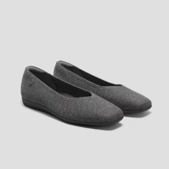 Lightweight Square-Toe V-Cut Flats (Margot Walker) - Picture 2 of 10